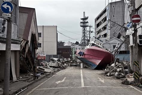 2011 Tōhoku Depremi ve Nükleer Felaket: Japonya’nın Modern Tarihine Bir Darbe